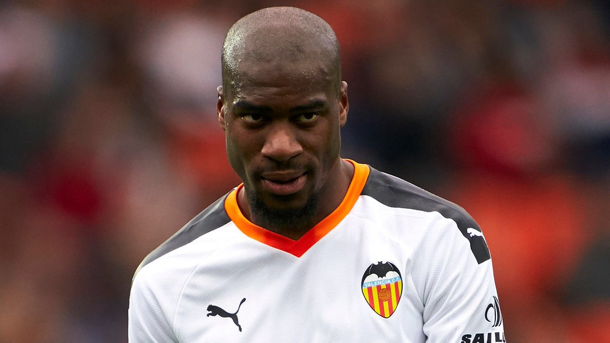 CM- An Enforcer has been needed at Newcastle ever since Mo Diamé left us. We desperately need someone who can break up the play and then send the team forward. Imo, we should sign either Geoffrey Kondogbia or Zambo Anguissa.