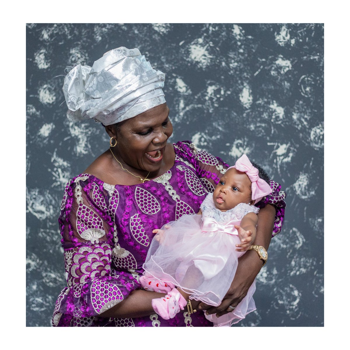 rotimishotit's tweet photo. A grandmother and her granddaughter. β€οΈ
Day 329/366 - #RotimiShotIt366
#Photo #Photography #RotimiShotIt #RotimiOkungbayePhotography #Family #GrandDaughter #Grandmother https://t.co/CMMp0qMMQ2