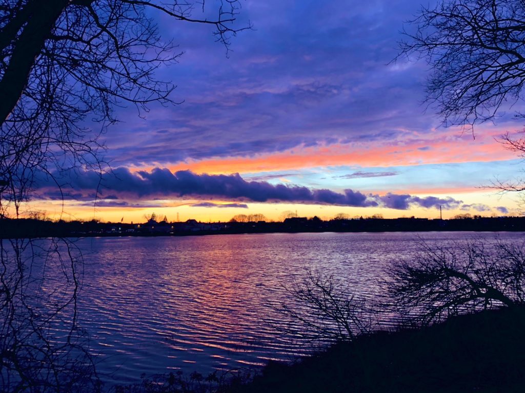CBS 13 News (@wgme) on Twitter photo A gorgeous sunset after a rainy day in Maine. (📸: <a href="/KatieWGME/">Katie Sampson</a>)
FORECAST: wgme.com/weather A gorgeous sunset after a rainy day in Maine. (📸: <a href="/KatieWGME/">Katie Sampson</a>)
FORECAST: wgme.com/weather