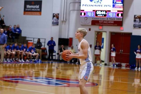 Pls remember to social distance and wear your masks! This season means so much to myself and fellow seniors. WE WANT TO PLAY!
#ptbm #WeWanttoPlay @Monarchs_bball <a href="/MarysvilleEVSD/">Marysville Schools</a> <a href="/jtchrist22/">Jack Christian</a> <a href="/RyanBarlow_12/">Ryan Barlow</a> <a href="/gmtaylor42/">Garrett taylor</a> <a href="/RileyK2121/">Riley K</a>