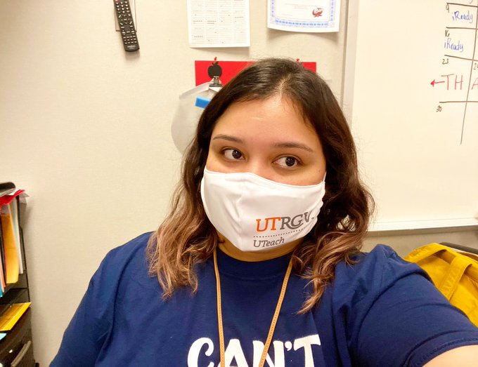 UTRGVUTeach's tweet photo. Looking safe. Looking good. #uteachmaskup @UTeachAlumni @utrgv https://t.co/g4vaaMn4PN