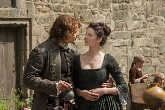 shesanoutlander's tweet photo. Look at these two 🤗 
Pt. 1 of our season 1 wrap up is out now! Last ep was heavy, but this one is pure ridiculousness. After watching the season, is Britt Team Jamie or Team Frank? Find out! Avail on a pod apps!
#outlander #jamiefraser #clairefraser #samheughan #caitronabalfe https://t.co/2ffoSLYoUA