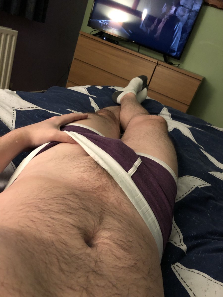 IrishHornyFella's tweet photo. These dark nights are getting me sooooooo horny recently, the sound of the wind and the rain outside are playing with my mind 😜😘😈 #irish #horny #needfun https://t.co/L4jsTUDgSm