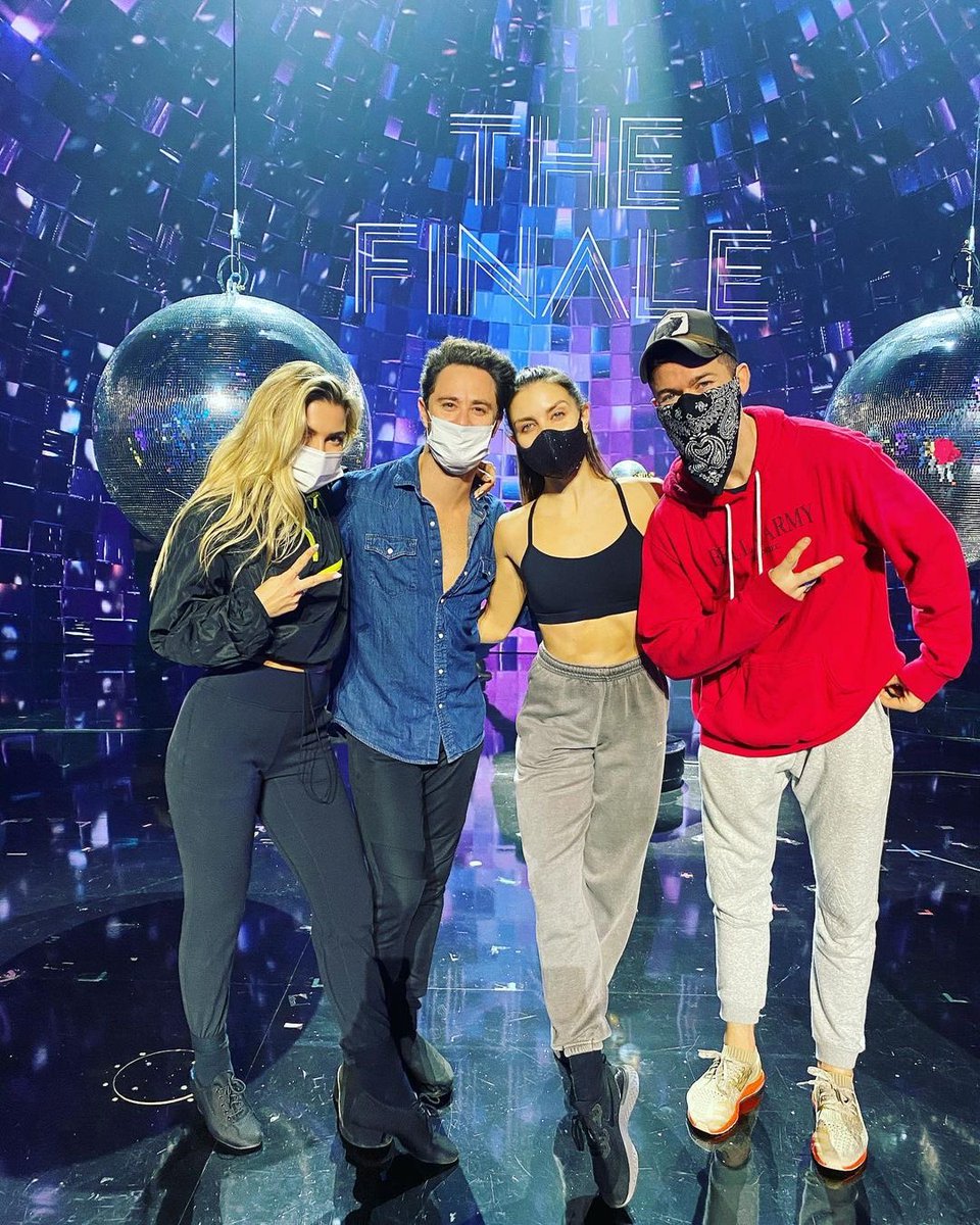 Artem Chigvintsev tweet media