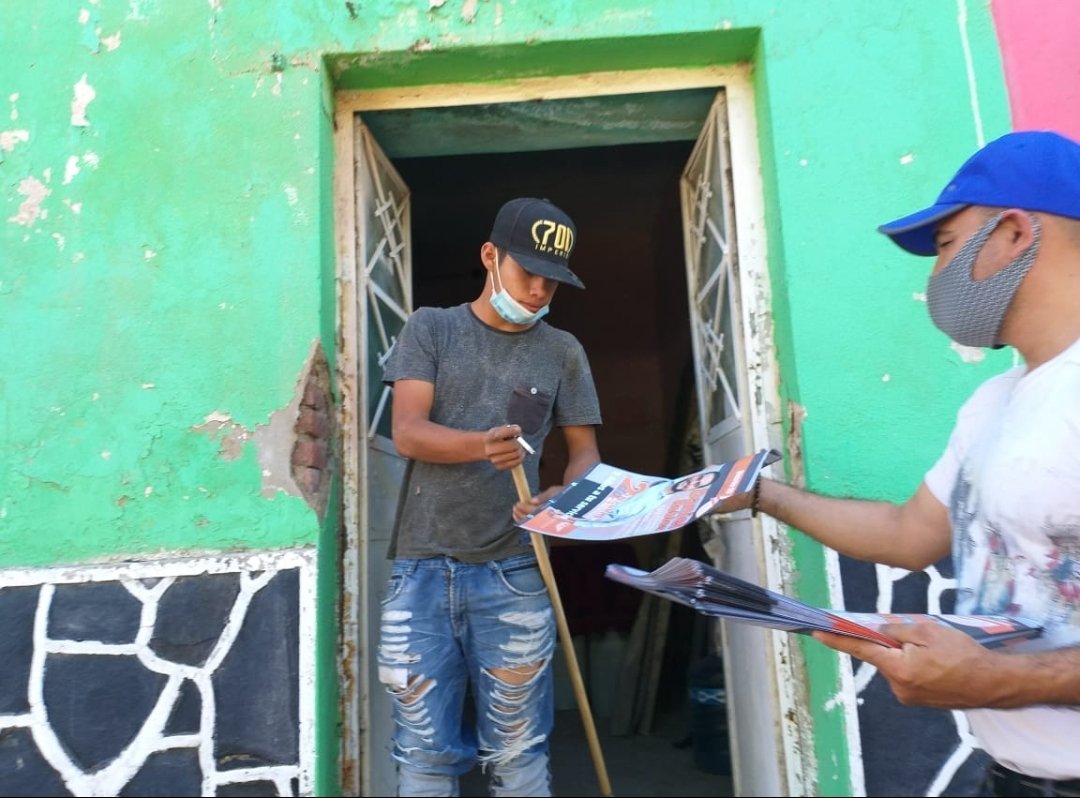 dRobles_MX's tweet photo. Seguimos recorriendo las calles de nuestro #Distrito20 para hacerte entrega de mi  #SegundoInforme de resultados como Diputado Local. #DanielRobles #Distrito20
@MovCiudadanoJal https://t.co/kEDHxiDAPH