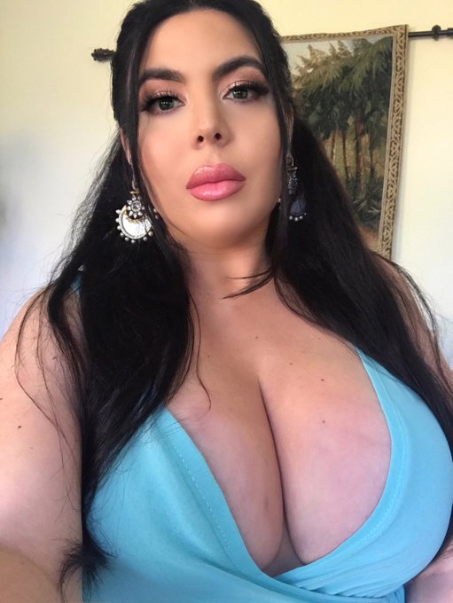 Check out my B!0 😜😜 https://t.co/1wMzjVgDtK