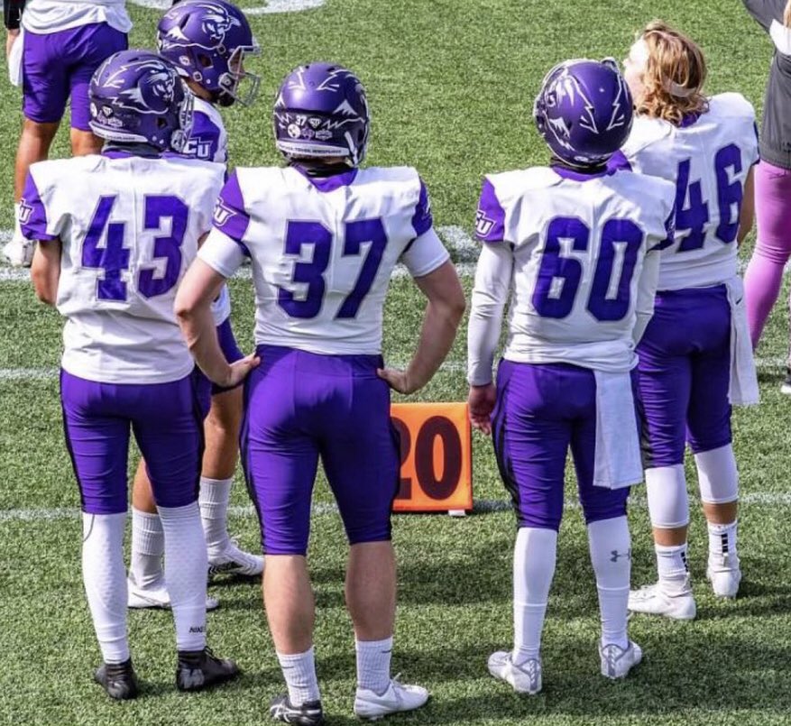 DustinInness's tweet photo. Covid-season in the books, love these boys #scratchumcats #playfor4 https://t.co/o9xWSv8T0n