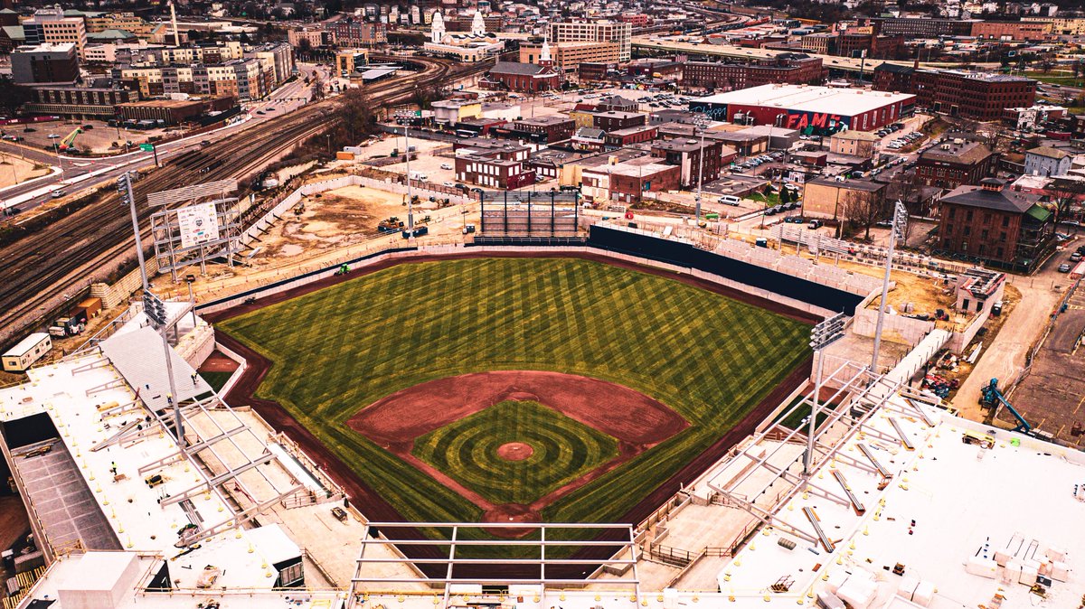 PolarPark's tweet photo. Outfield grass ✅ https://t.co/1M4yuCBwLD