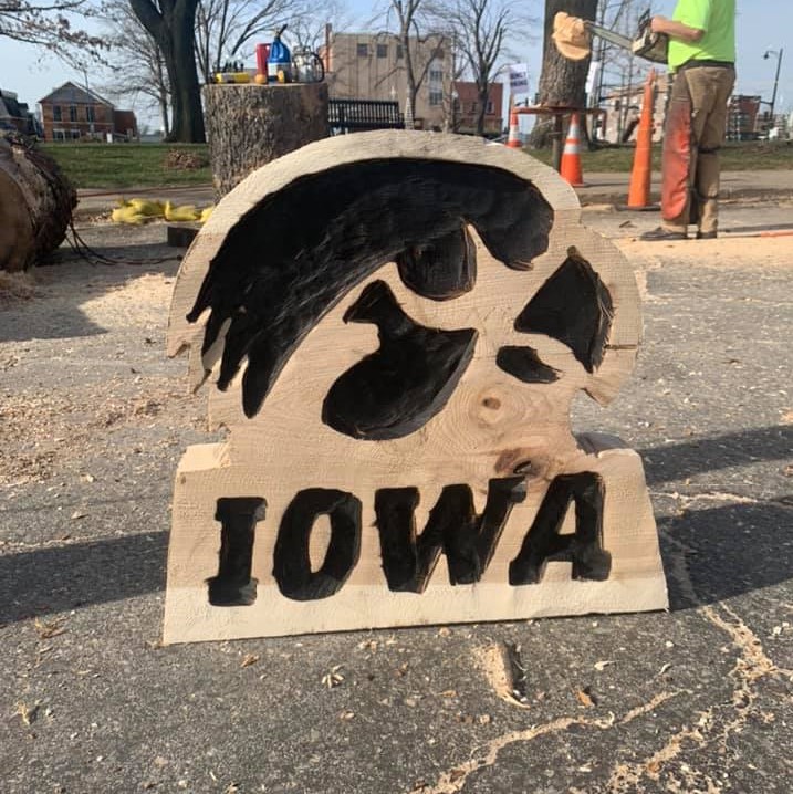 Trees_Forever's tweet photo. Have you bid on a piece of derecho chainsaw art benefitting Trees Forever? The auction is now live! Thank you to the students at Iowa BIG Splinters Group for putting this amazing fundraiser together. There are still six days left to bid! Visit:
https://t.co/SwXXg4Gr0z https://t.co/yswH1KjlAm
