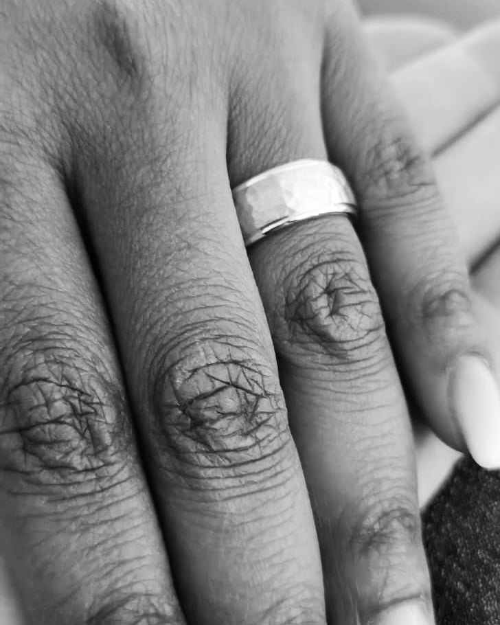 eophine's tweet photo. Ich habe ja gesagt!

#engaged #weagainsttheworld #loveofmylife @L4rthV4der https://t.co/a5iE7zloZb