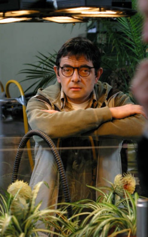 RSAFan91's tweet image. Have lovely Monday 💐💖 Here&apos;s Rowan as Peter Piper/Spider Plant Man in 2005. Stay safe &amp;amp; much love &amp;amp; big hugs to all 😘💙💞🙏🏻❤️
#RowanAtkinson #PeterPiper #SpiderPlantMan #myidol #GOAT #TheGreatestOfAllTime #FanPage #weloveyourowan #gettyimages #YouTube #shortfilm