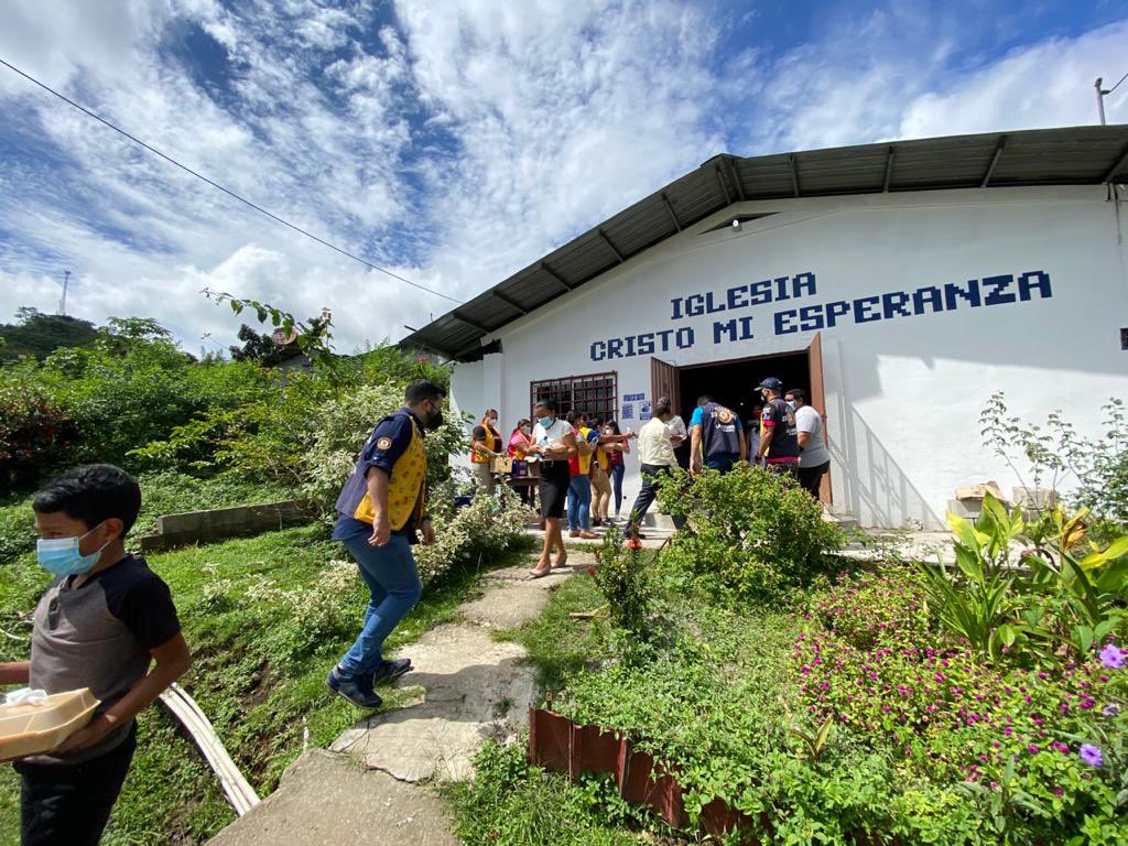 Panamaalcaldia's tweet photo. Bajo la coordinación de la @ofimupa, las @Damas2030LC, hicieron entrega de más de 100 comidas preparadas al comedor de la Iglesia Cristo Mi Esperanza en Villa Grecia, Las Cumbres. #TodosUnidosPorPanama https://t.co/K3YgGwCEMO