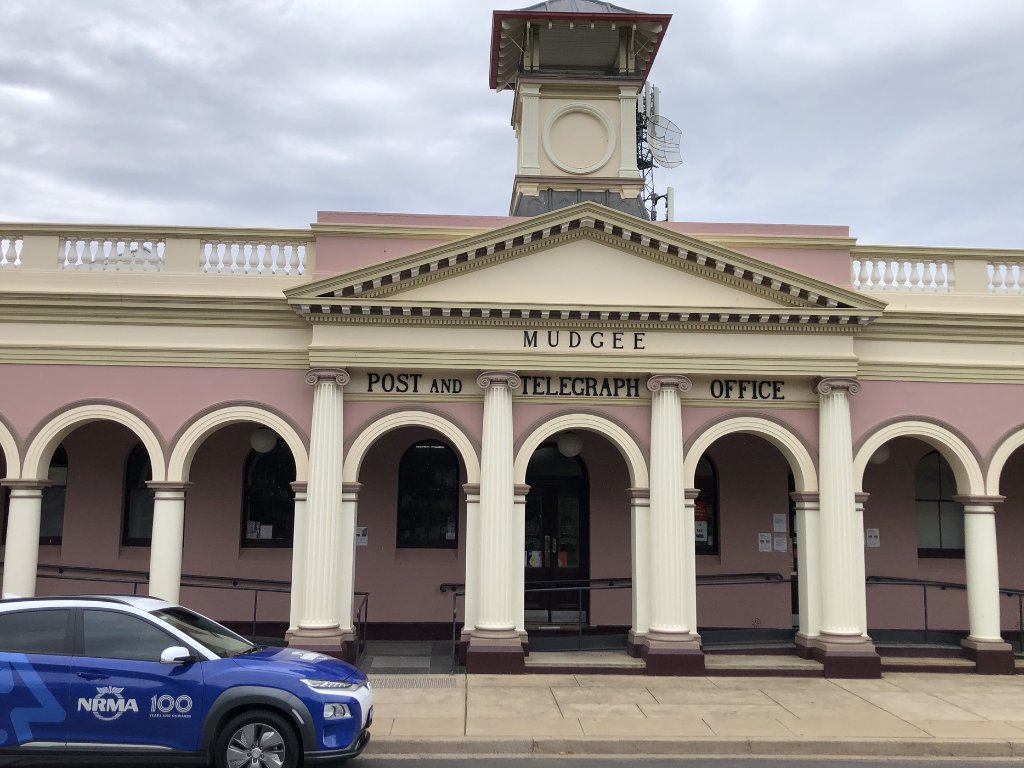 NRMA's tweet photo. ⚡ Known for its beautiful scenery, historic charm, dining and local produce, Mudgee is now home to NRMA EV Fast Charger #36: https://t.co/QNOnsFBu3v Driving from Sydney, Mudgee is a pleasant trip through the Blue Mountains onto the Castlereagh Highway. #WhyWeRoadTrip  ⚡ https://t.co/jev8XyTJZ2