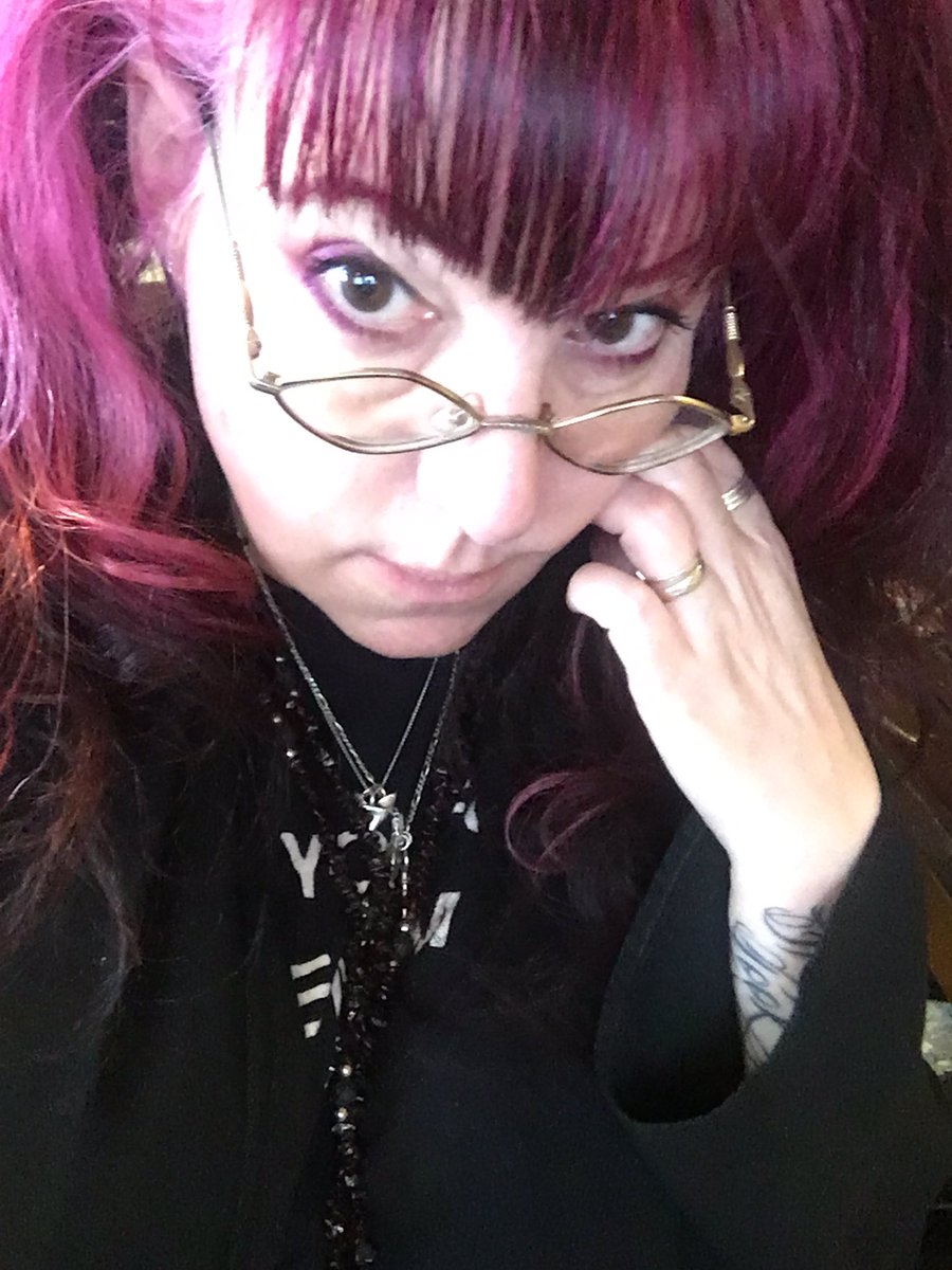 CupcakeGoth's tweet photo. Everyday goth.
#ThisIsGoth
#CreatureOfDarkness https://t.co/zkXyrtmcCd
