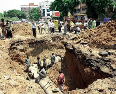 @BBMPCOMM @BBMP_MAYOR @bbmpcommr we are enduring backbreaking drive on crater-filled and dug-up #thanisandramainroad by #bwssb @chairmanbwssb
Repair 6km stretch between nagawara-nagenahalli @BangaloreMirror @BangaloreTimes1 @tv9kannada @deepolice12 @BlrCityPolice @blrcitytraffic