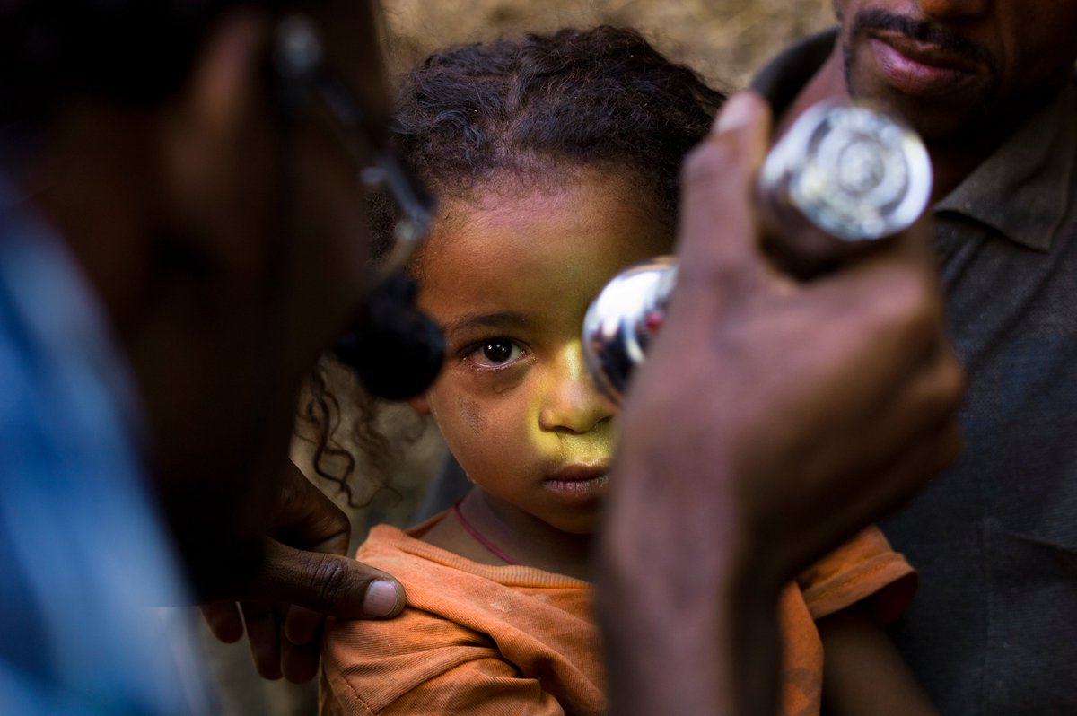 anthonywsolomon's tweet photo. The 23rd meeting of the @WHO Alliance for the Global Elimination of Trachoma by 2020 will take place from 1400-1700 on 30 NOV &amp; 1400-1700 on 1 DEC 2020 (Geneva⏰)

To join, 🙏register here: https://t.co/tgfOxIuPBV

#endTrachoma #beatNTDs 

📸@dominicnahr / Magnum / @Sightsavers https://t.co/2eIBGsI6BX