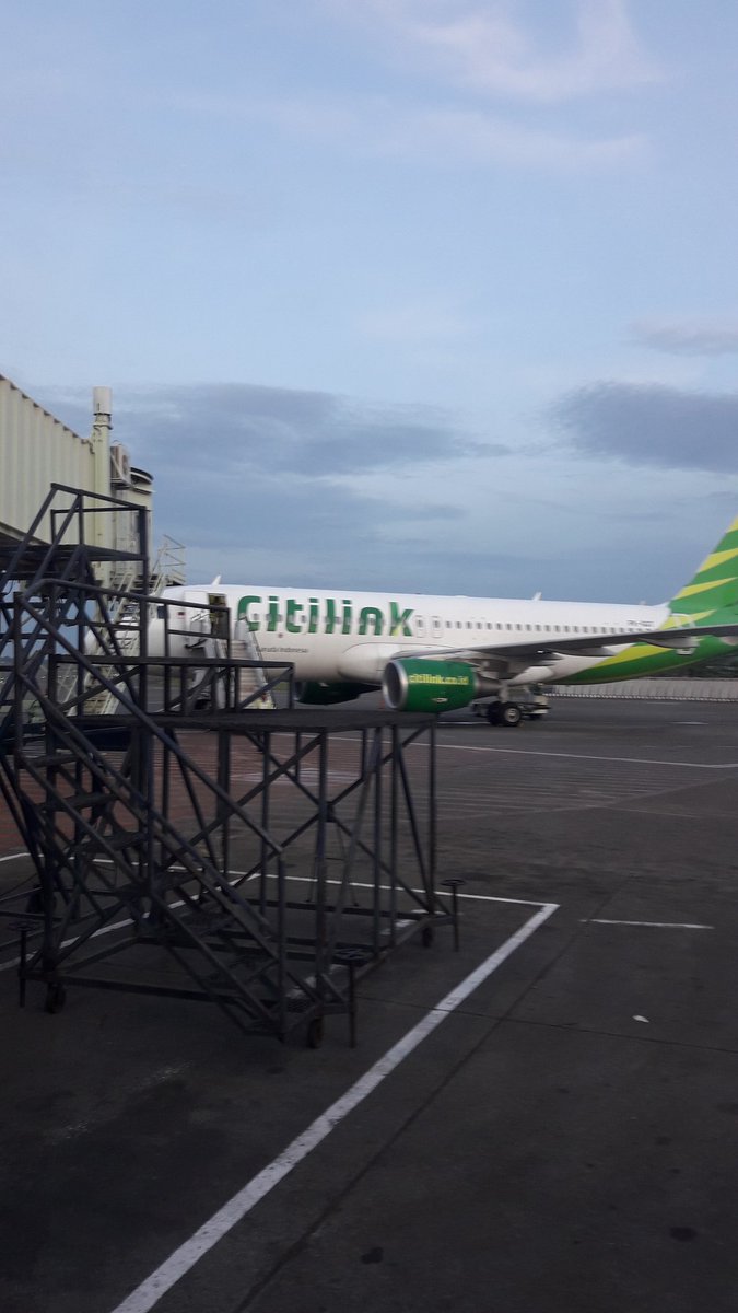 30 menit depan pesawat yg parkir di terminal 2F tnp, dan akhirnya disuruh balik ke terminal lagi utk nunggu pengumuman selanjutnya
<a href="/Citilink/">Citilink Indonesia</a> QG9422 jurusan samarinda, pengen tau dpt kompensasi apaan nih dr maskapai yg selalu ngaku LCC terbaik nih🤪