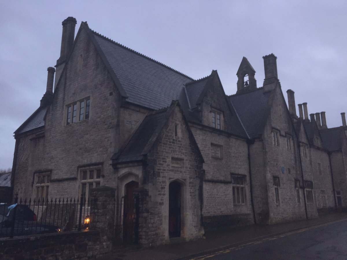 MatthewMCSmith's tweet photo. For #TopTweetTuesday a poem & photos from a pilgrimage to Cowbridge #Wales for 1 of my favourite poets #AlunLewis @AlunLewis100
‘Hesperides’ was written in tribute to him & is in my book ‘Origin’. Thanks host, Matt Gilbert 🙏 @RichlyEvocative #Welshpoetry https://t.co/Uf8ECw2MZU