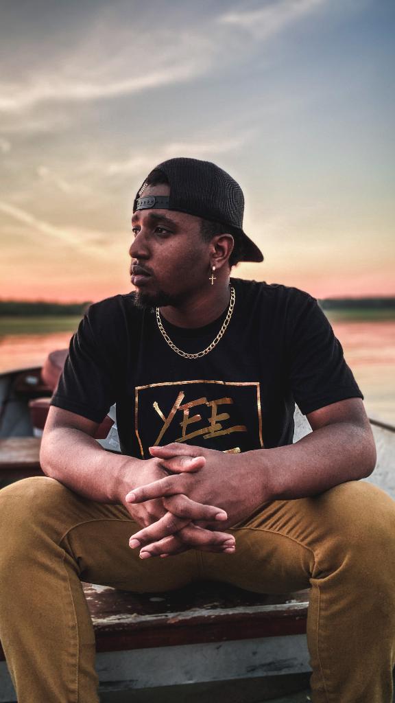 pandoramusic's tweet photo. "I'm from a town nobody knows," sings country artist @itsrvshvd on his new single "My Side of Town." Hear it now: https://t.co/SK1ZcevmvN https://t.co/93eFGuciDm