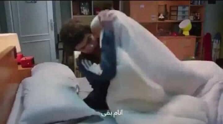 - عندي ميت الف حاجه عوزه تتعمل والدنيا مكركبه فوق دماغي
Me : 😂