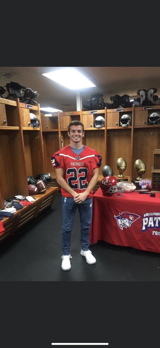 AlexFarler's tweet photo. Blessed to receive an offer from @UCumberlands! Thank you for the amazing visit! @UCPatriotFball https://t.co/uBAN9urCP0