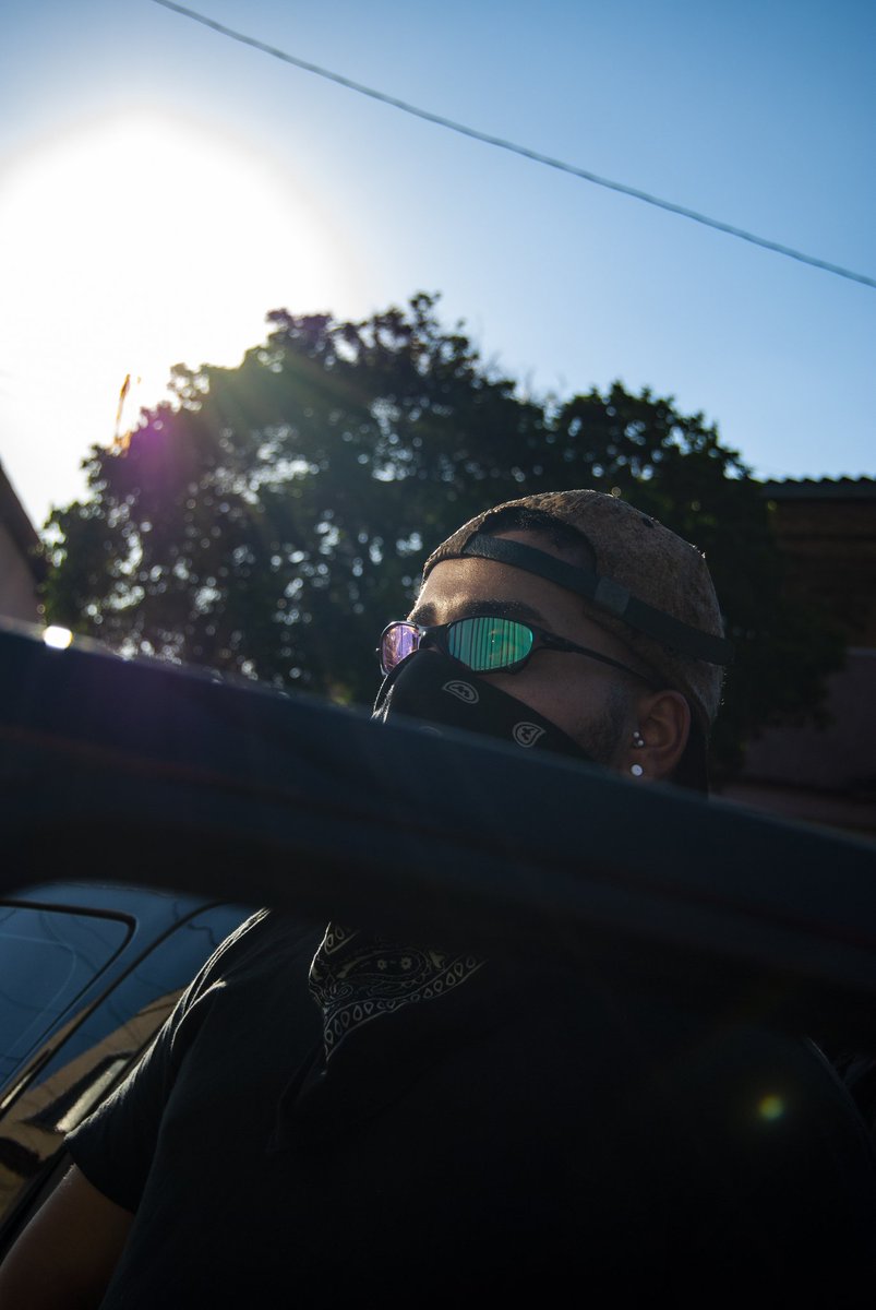 tchunin2's tweet image. Faço uma pose, só mais um close, não quero flash, tô slow motion 🎶🔥📸