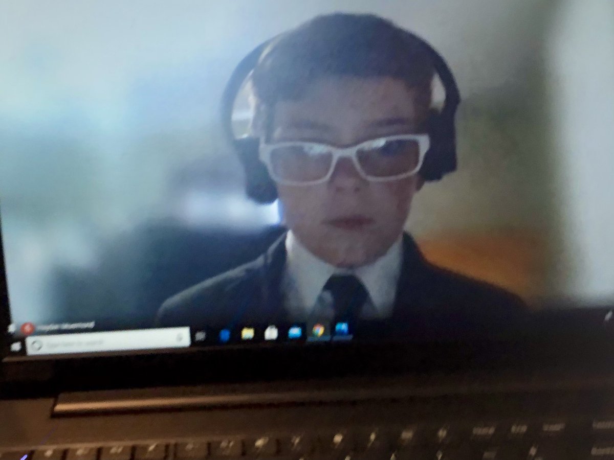 thedevineone's tweet photo. Sixth grade virtual academy online trial. Kids dressed the part. Argumentative speaking in action.  #FHSchools #summitbees https://t.co/wId00bm7hV
