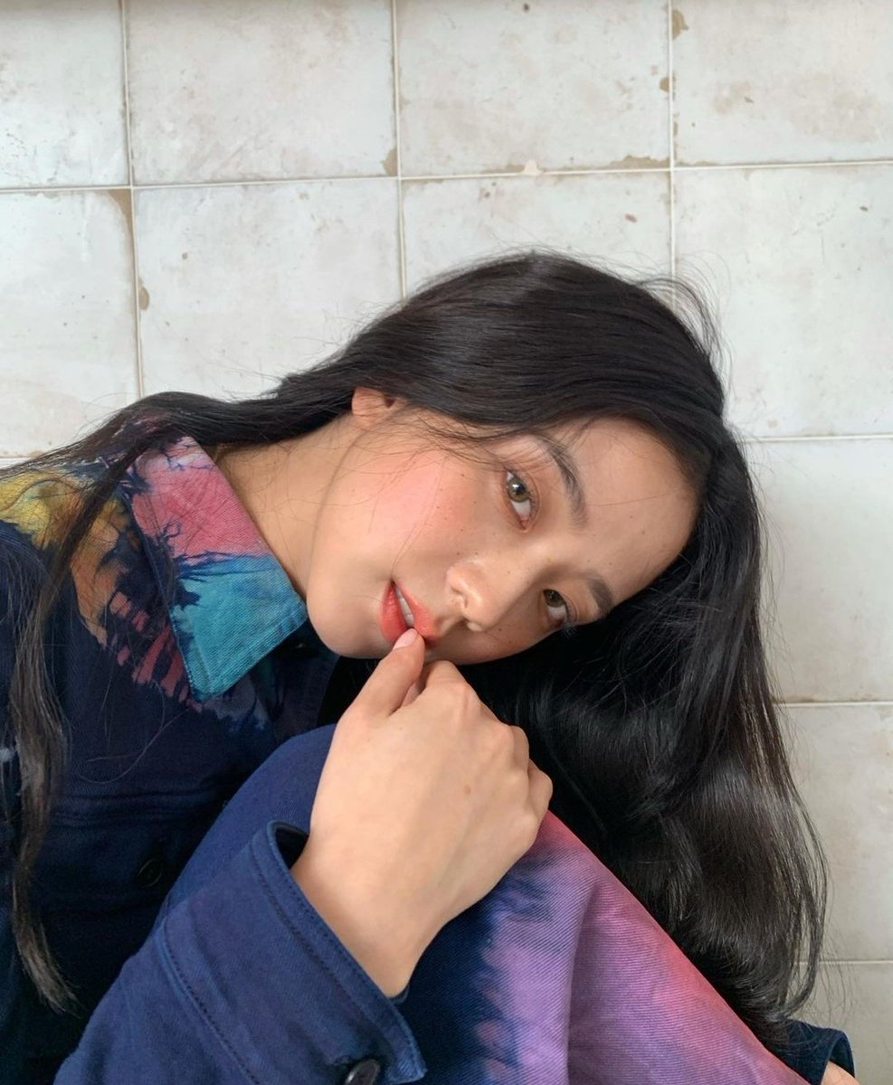 JISOO LOOKS (@jis00looks) on Twitter photo 