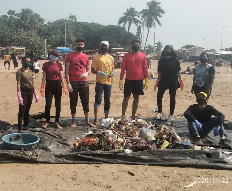 vrikshit's tweet photo. It's not about status,media or likes. It's about life.What are you doing for your country,what are you doing for the real world?It's so sad.

Collected  more than 150 kg trash from Aksa Beach Mumbai.

Imagine  if 7 billion people do it once.

#2minutebeachclean #beachcleanup https://t.co/tLBrHjst61