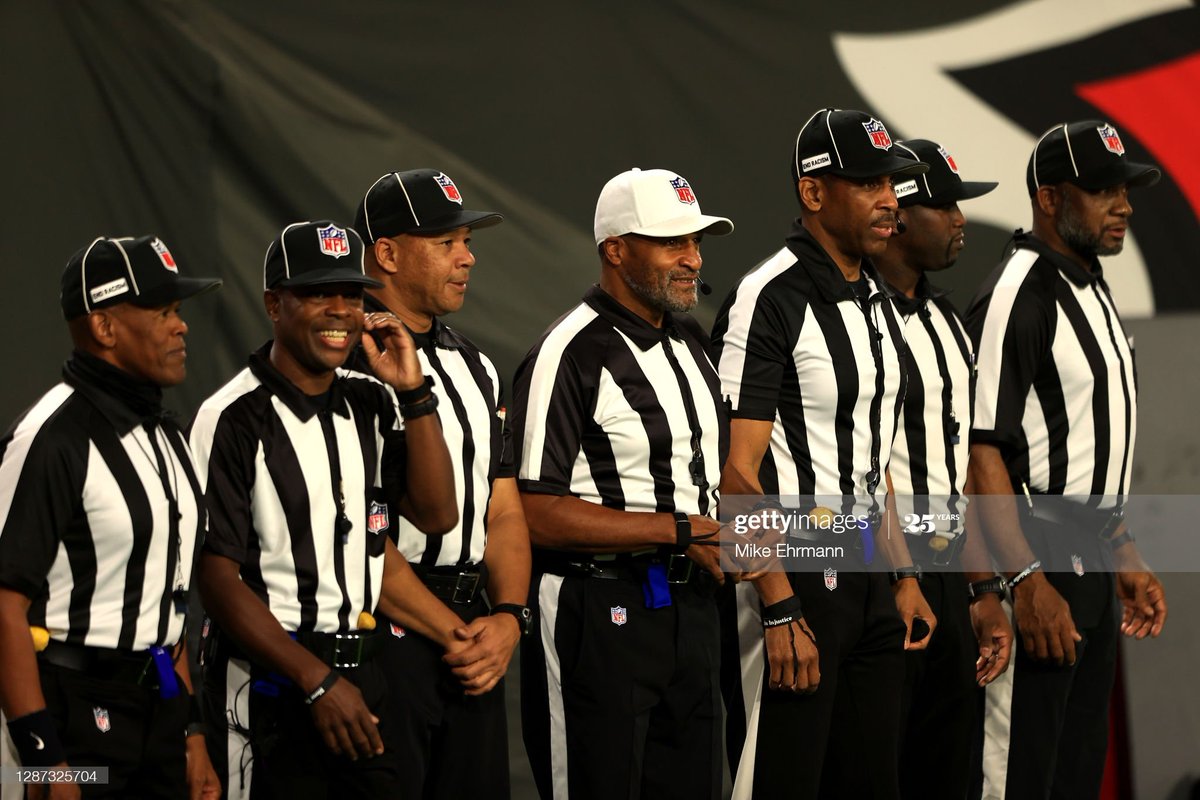 須之部 保秀 Nfl プロアメフト 今晩の ラムズvsバックス戦 全員 黒人 審判員