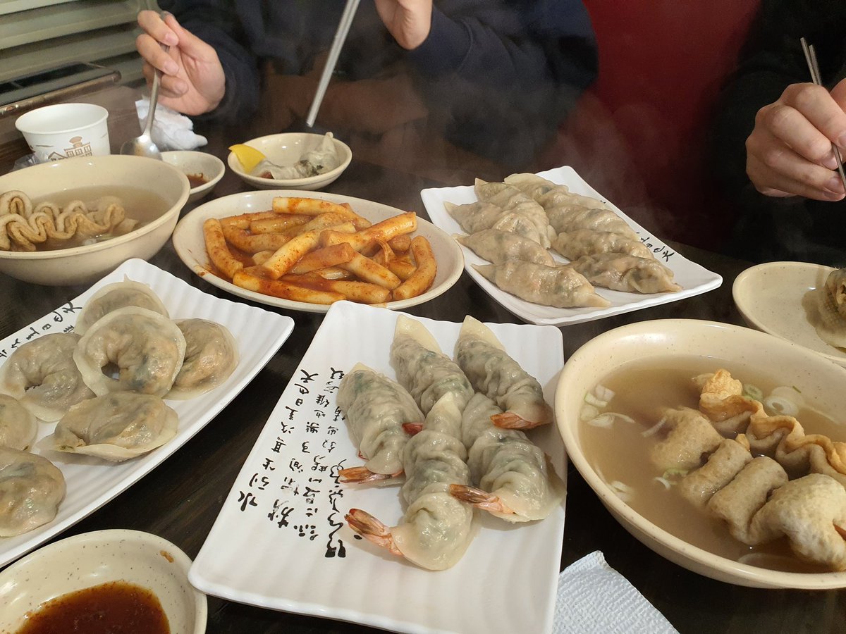 Suwon_seryu2's tweet photo. 어떻게 모든 메뉴가 다 맛있을 수가 있죠?😮 오늘은 특별히 통통한 새우가 만두마다 한마리씩! 새우만두 추천합니다!!😎❤❤ #세류이동 #내포만두 https://t.co/QHOrykZlfr