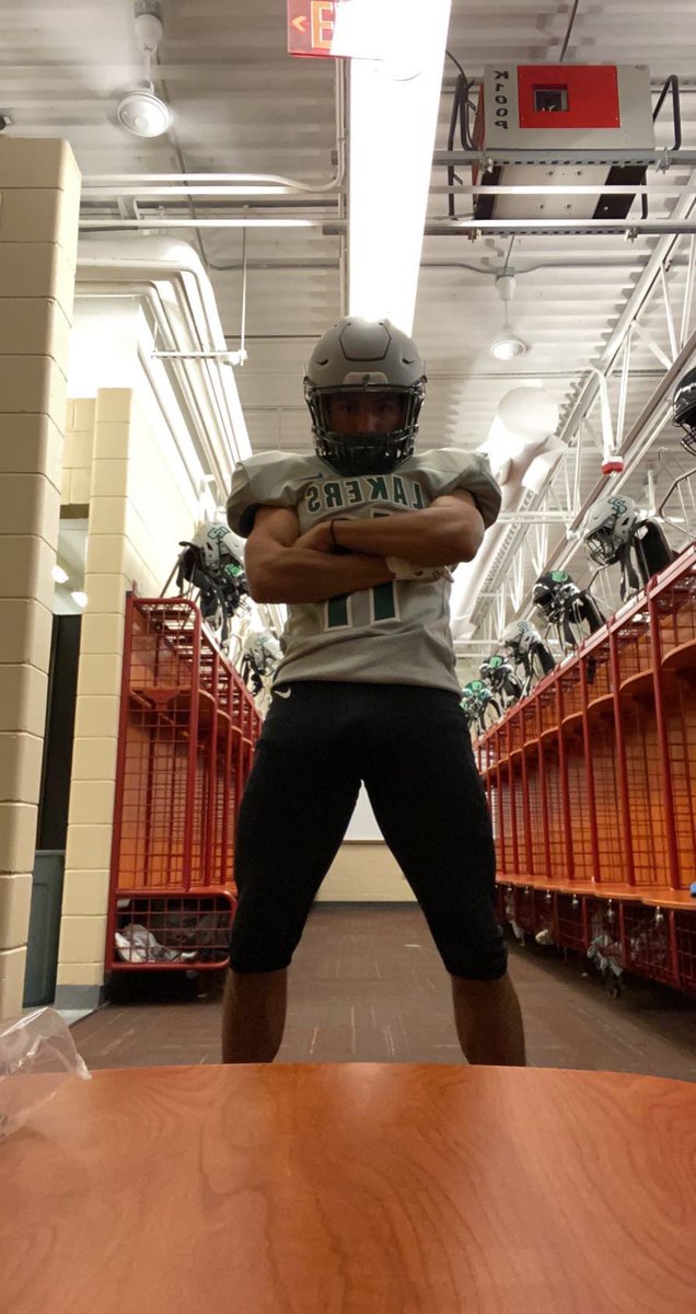 honchopancho11's tweet photo. Blessed to receive my 2nd football offer from Roosevelt University! ⁦Go Lakers🟢⁦@RULAKERFB⁩ https://t.co/YUaO94reuD