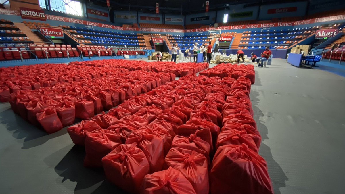 Volleyball Community Gives Back tweet media