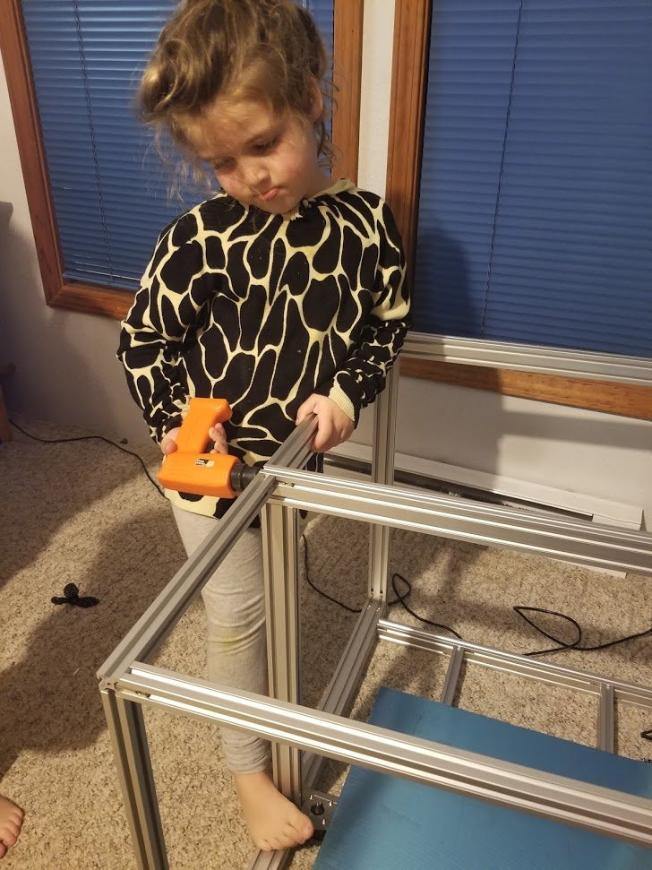 LukesLaboratory's tweet image. My eldest helping me build a #stablebot slinger