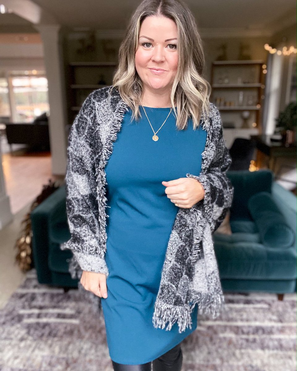 silver_icing's tweet photo. BLACK FRIDAY SALE Sneak Peek 🖤
.
.
.
#blackfriday #blackfridaysale #blackfridaysneakpeek #holidaydress #blanketscarf #nighin #zoomparty #silvericing #confidentstyle #silvericingstylist #siootd #vancityfashion #fashiontoronto #inspiringconfidence #allbodies #bodypositve #getthi https://t.co/xAyGzCBSMH
