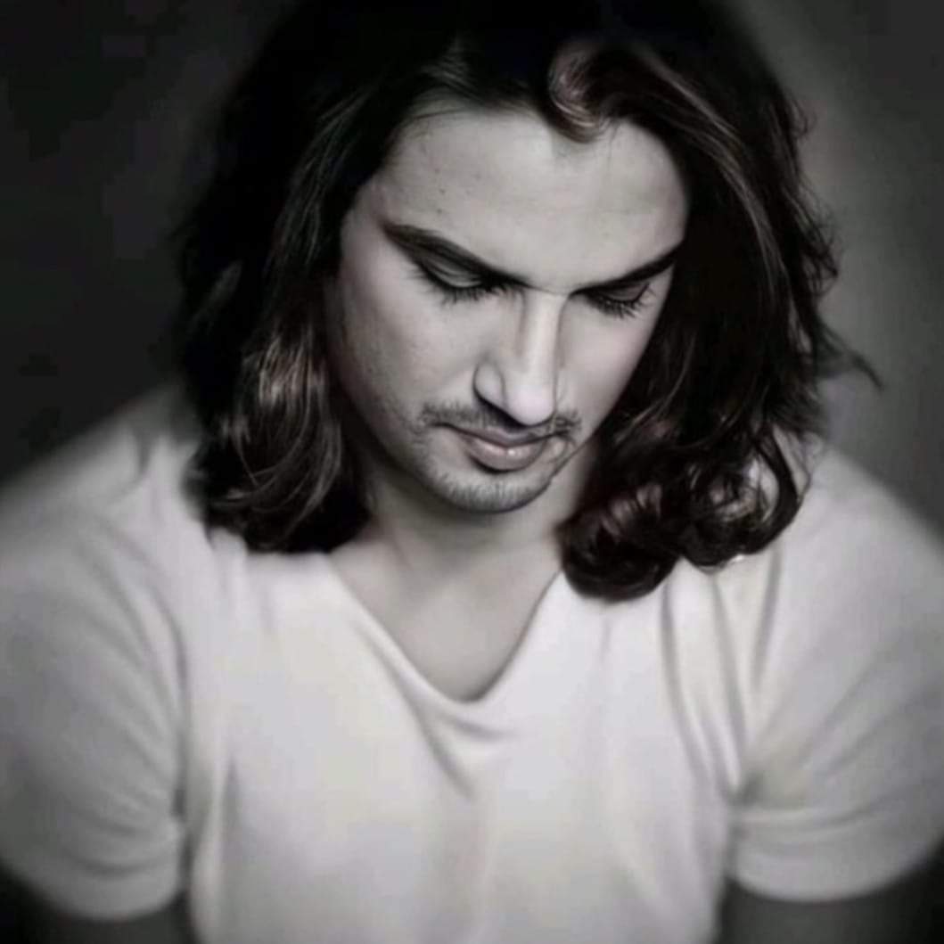 Nouo_iboSSR's tweet image. Post a picture of our king @itsSSR
Thank you @Samora_SERI_ 
I further nominating
@sushants_fan  
@aya_ellaien
@Fatimaj25433580
@WarriorsForSSR5
@Esther86142296
@its_prachii
@RfrvrSs
@nonayousef7
@SushiAlwaysLive
@Rk98816963
@ForSushantSR
#SSRCulpritsRoamingFree 
#Justice4SSR