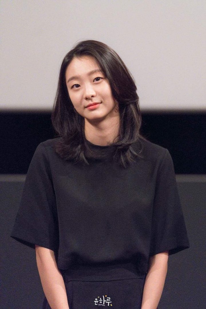 94KINGDAMI's tweet photo. 201124 #KIMDAMI #김다미 #キムダミ #마녀2 

👉Lee Jong-suk joins "the witch 2" as his first comeback film after enlistment. 

👉on 23rd, NEW confirmed they had decided to invest &amp; distribute the witch 2 and will let the casts know once it is confirmed. 

👉https://t.co/gcVeQr5fKV https://t.co/BtVURDUAhu