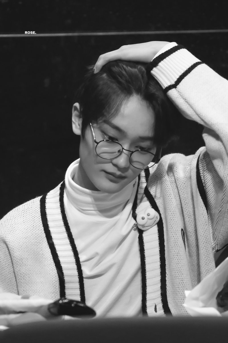 201122 HQ 🌹

#태영 #크래비티 #영태
#TAEYOUNG #CRAVITY
<a href="/CRAVITYstarship/">CRAVITY OFFICIAL</a> <a href="/CRAVITY_twt/">CRAVITY</a>