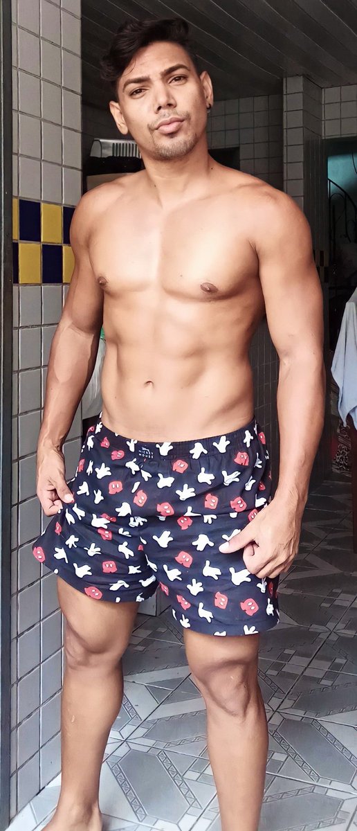 Alvnetto1's tweet image. Miska muska Mickey mouse 😂😂😂
#mikeymouse #LGBT #LGBTQ #ArmarioLGBTQ #LGBTQIAfamily