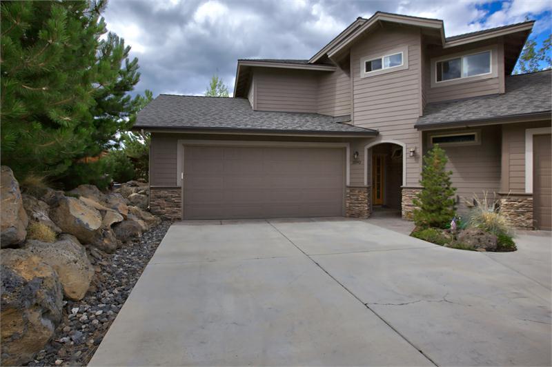 Bill Panton would love to show you the #listing at 2592 NW Awbrey Point Circle #Bend #OR #realestate https://t.co/w5Sks1dJDD https://t.co/cQiEmA3jfL