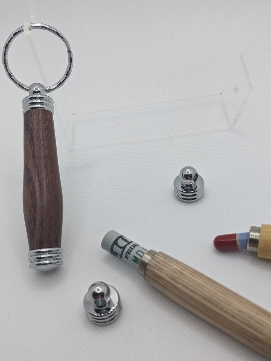 New items in the shop!

Perfume/Essential Oil Applicators and Key chains with hidden components! 

Only $14! And now lower shipping! 

etsy.com/shop/Momberger…