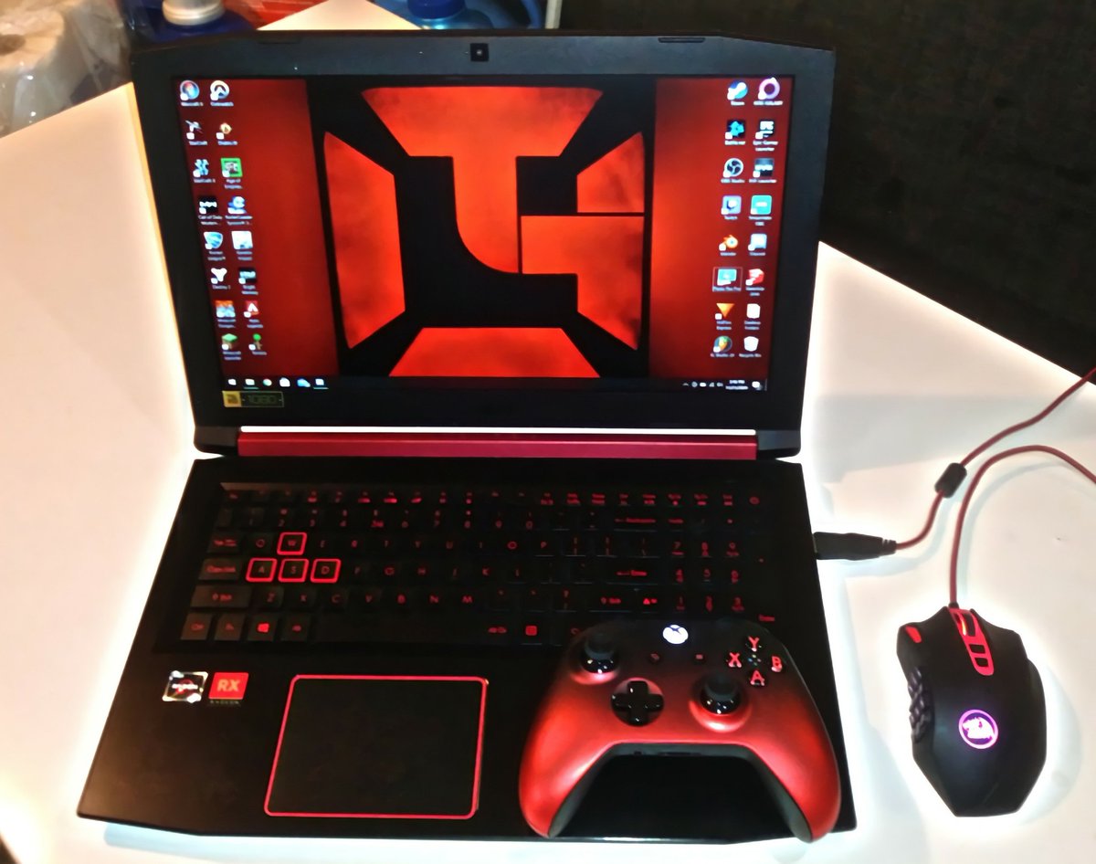 WillBuildsMC's tweet image. Finally got a matching controller :)
#AcerNitro5 #Laptop #Xbox #Gaming
