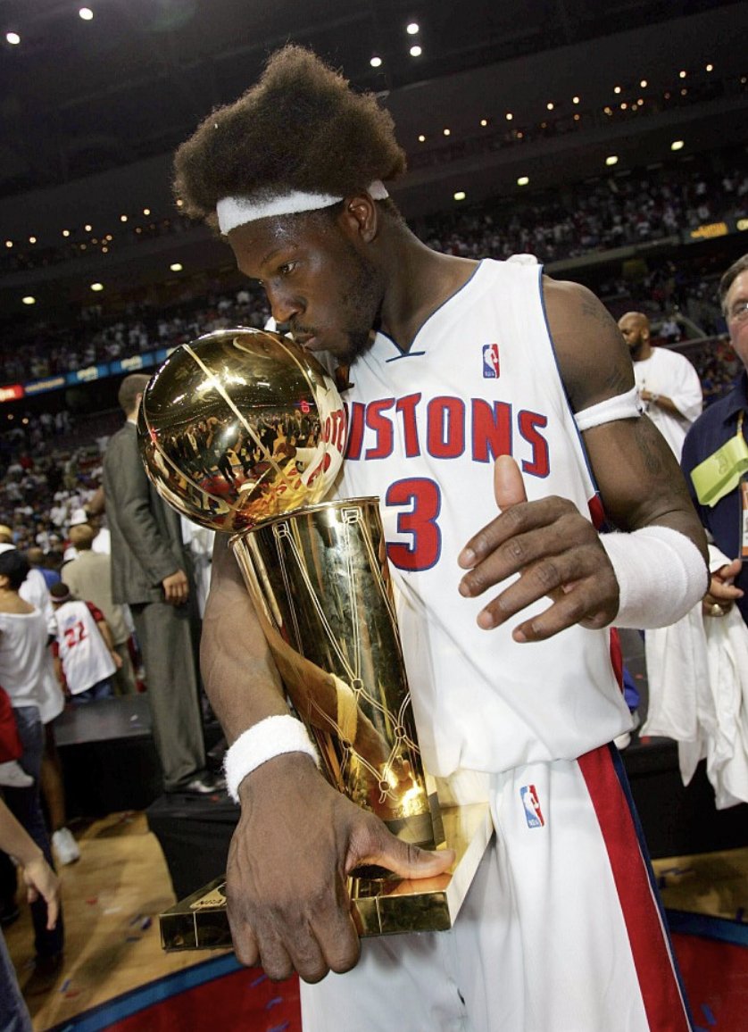 12) Ben Wallace's journey from Junior College to NBA All-Star is something out of a book.— Cuyahoga Community College— D-II Virginia Union— Undrafted— Italy— NBA All-StarDon't forget though - what if he never met Charles Oakley?The good thing is, we'll never find out.