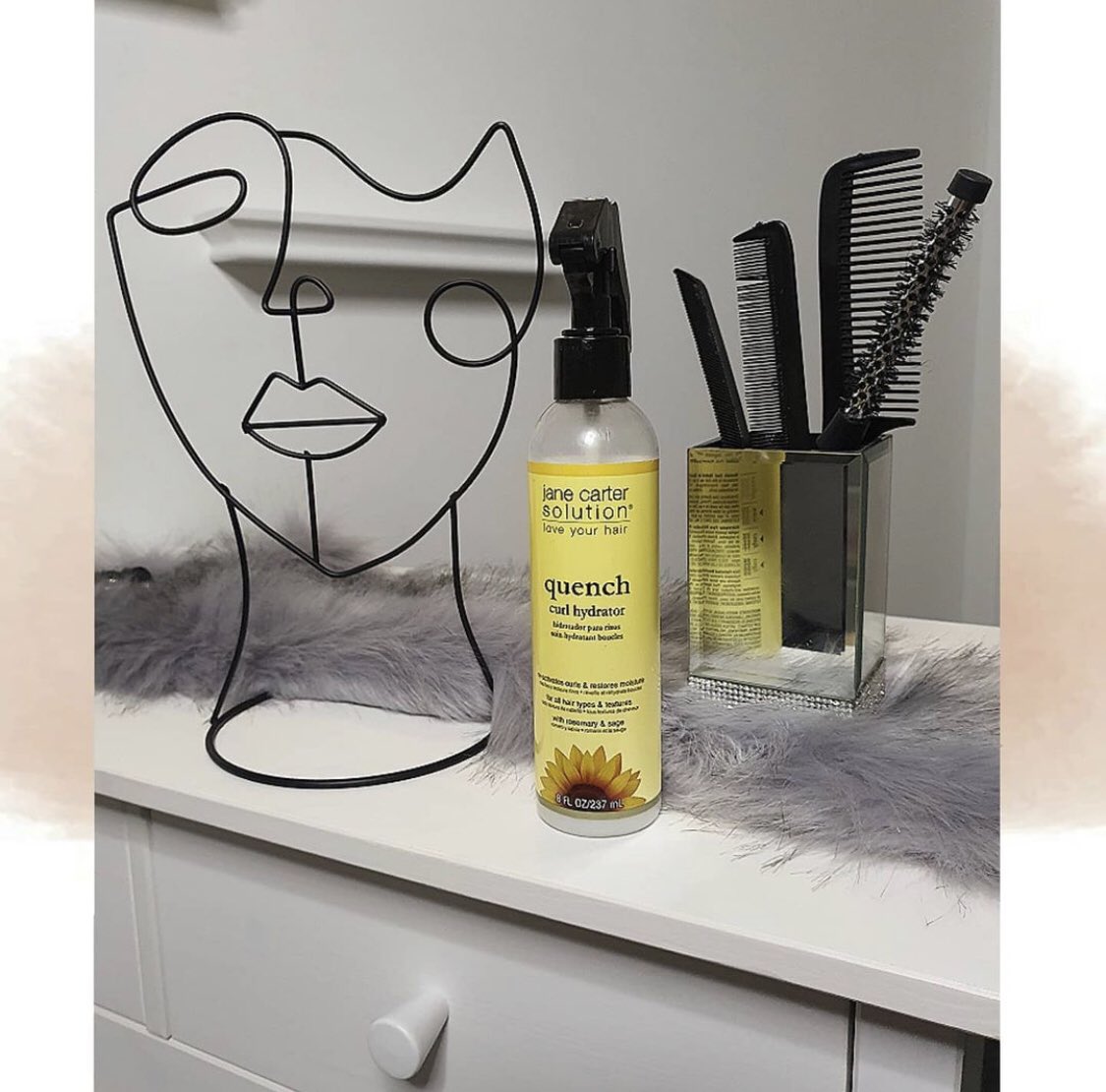 nandsbeauty's tweet image. “First let me say I tried this on day 3 hair and after using this spray my hair felt instantly hydrated” —@thecurlchat 💛 | #janecartersolution #quench #productreview