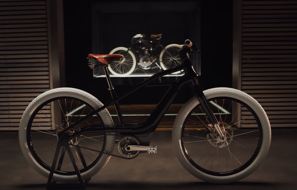#harleydavidson's first ebike is too rad and too cool. They cared about the feelings of the V-twin riders and create a new brand <a href="/Serial1Cycles/">Serial 1</a> for these ebikes, so sweet :)