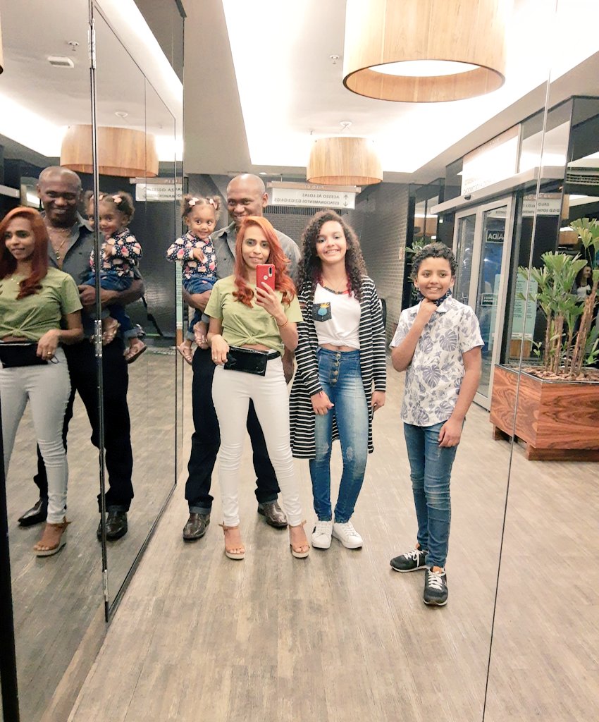 Família unida vai as compras unida.
<a href="/lola_cosmetics/">Lola Cosmetics</a> 
#ConceitoVilaOlímpia
#compras
#promoções
#falênciacheguei