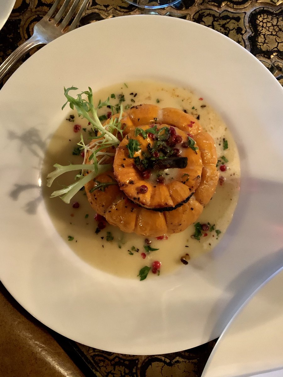 1HotDish's tweet photo. Delicious Seasonal Baby Pumkin. #Pumkin #SeasonalDishes https://t.co/N0j7OFBZuf