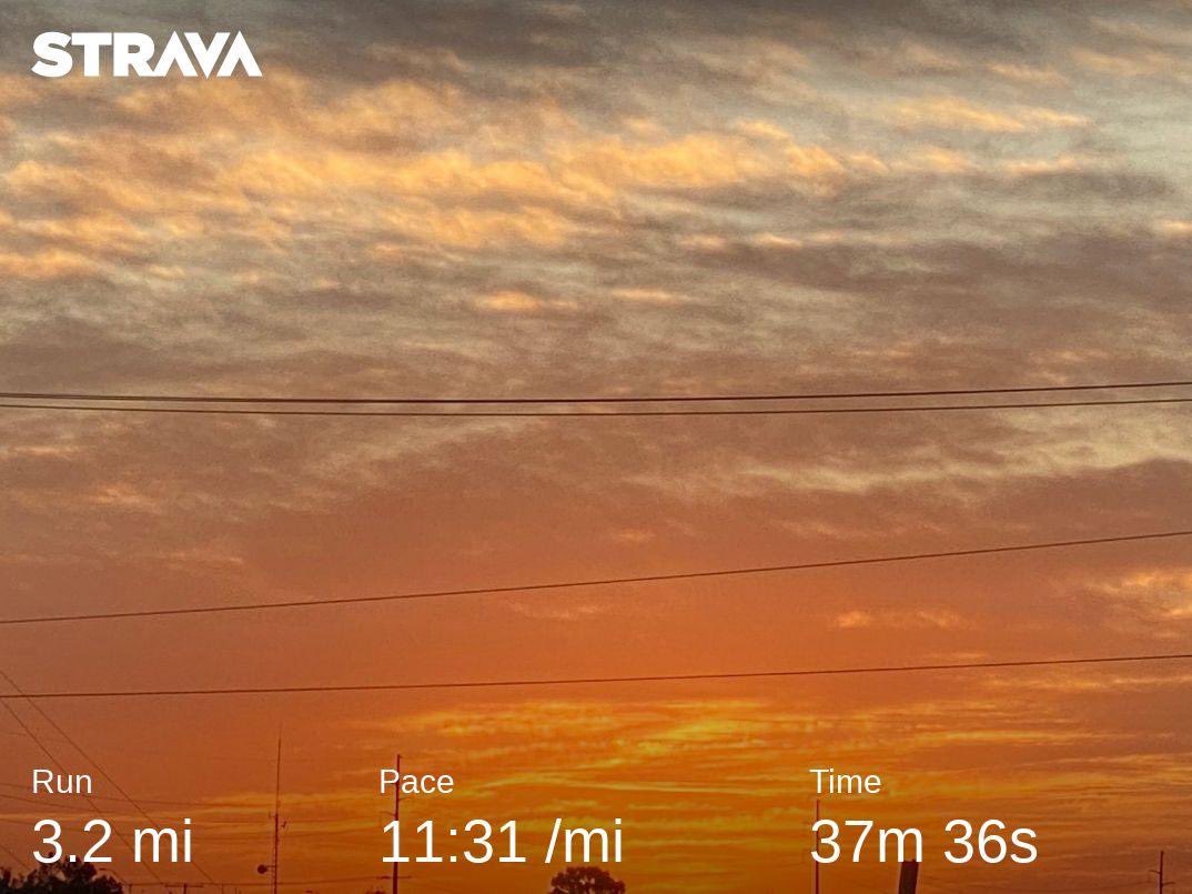 Beautiful run at sunset #IRun4Abby #runtheyear2020 #zoomarunclub #zoomaholidaychallenge⁠￼⁠ #run #lovetorum #mondaymiles