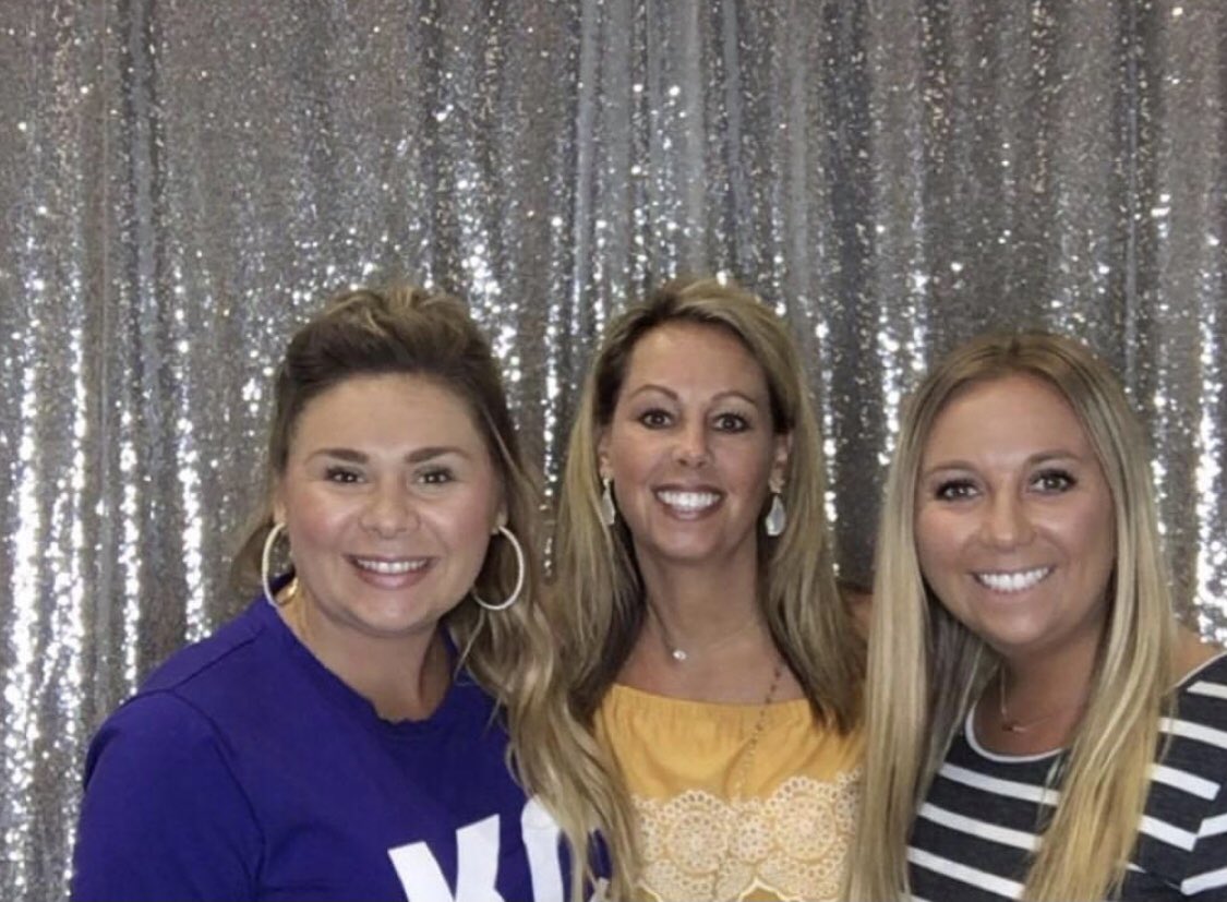 Day 23: on Black Friday I’m grateful for the tradition of shopping with my mom and sister! It’s always a long, fun filled day! A great way to spend time together! #gv230daysofgratitude