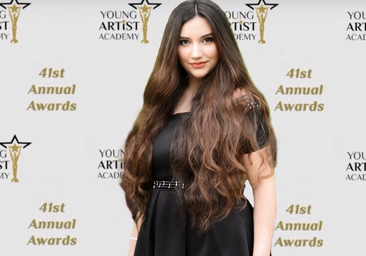 Highlights of the 2020 Young Artist Academy Awards this weekend in link below 😁Virtual fun 💛⭐️🏆 Congrats Class of 2020 🖖 Thanks #41YAA for an opportunity to meet the younger artists and present an award🎉💛👏💛

youtu.be/raSZQCmT4YA